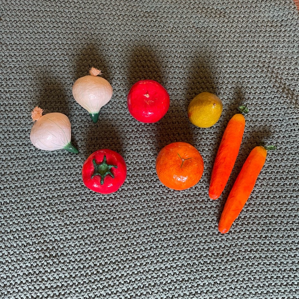8 Piece LOT of Vtg Paper Mache Large Vegetables Decor Staging